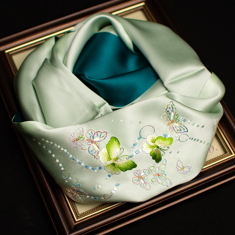 Silk Neck Scarf - Sjaal van puur zijde met Suzhou-borduurwerk,